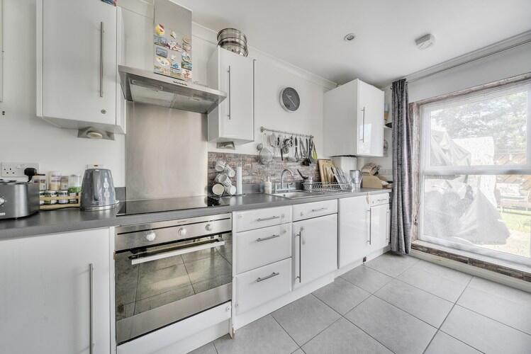 1295976 22 682c50fbe9f27 ARW