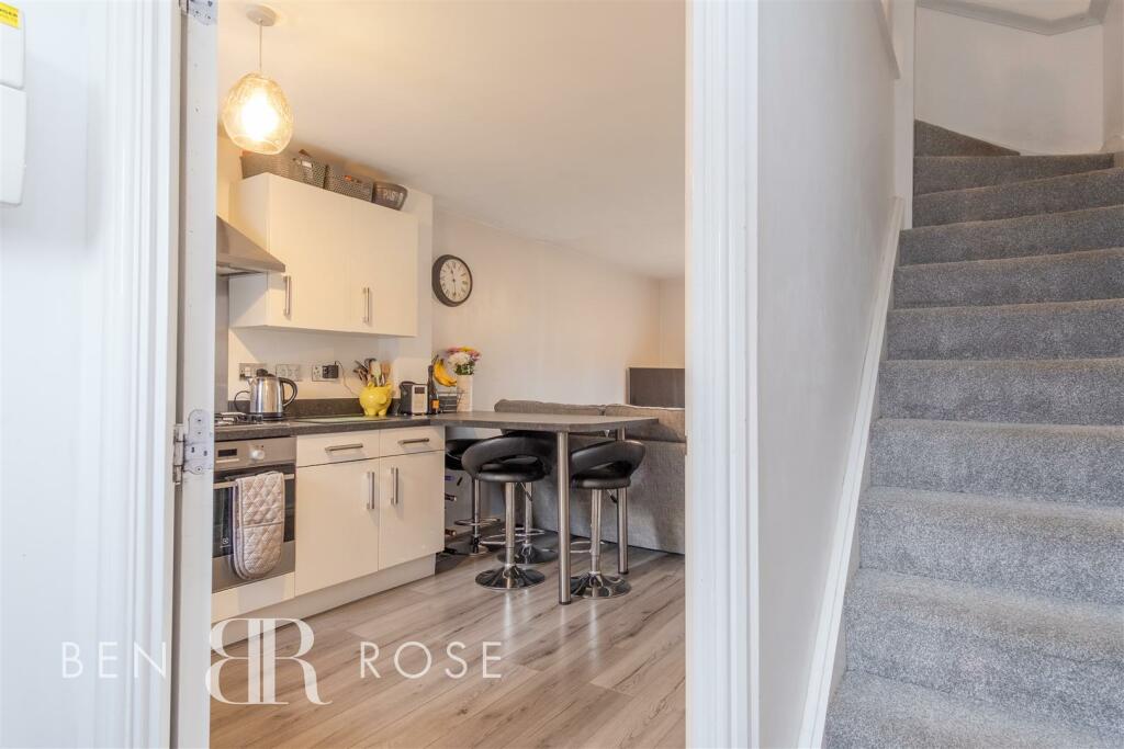 Entrance Hall/Kitchen