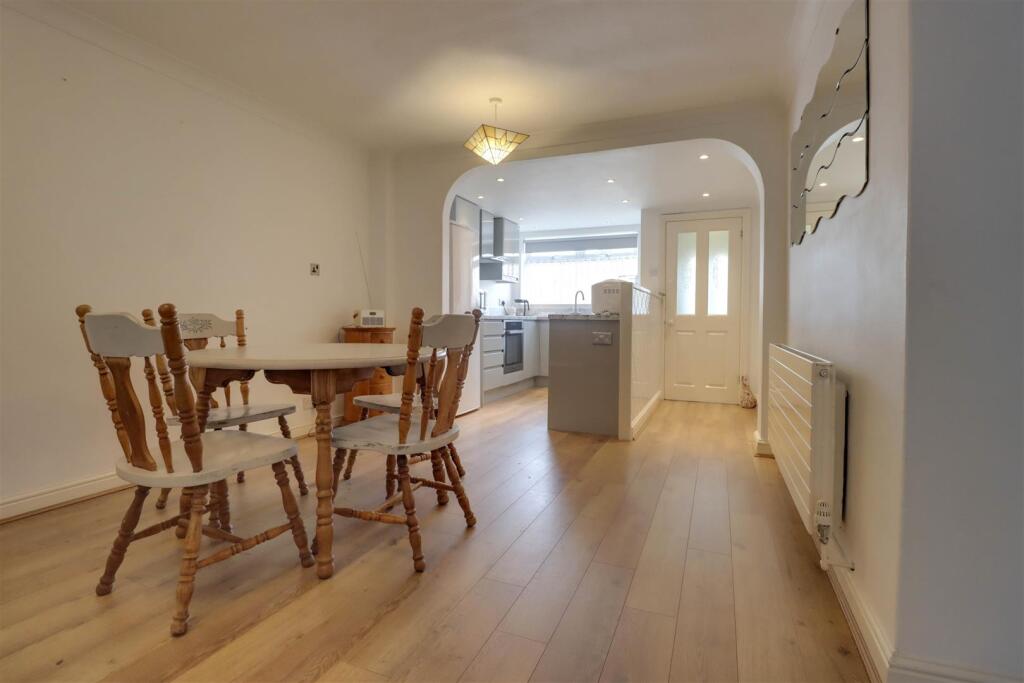 66 BEAUCHAMPS DRIVE INSIDE-18.jpg