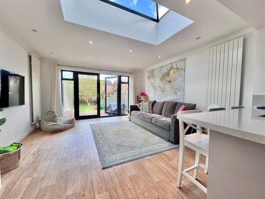 fW3GUeyo.jpeg