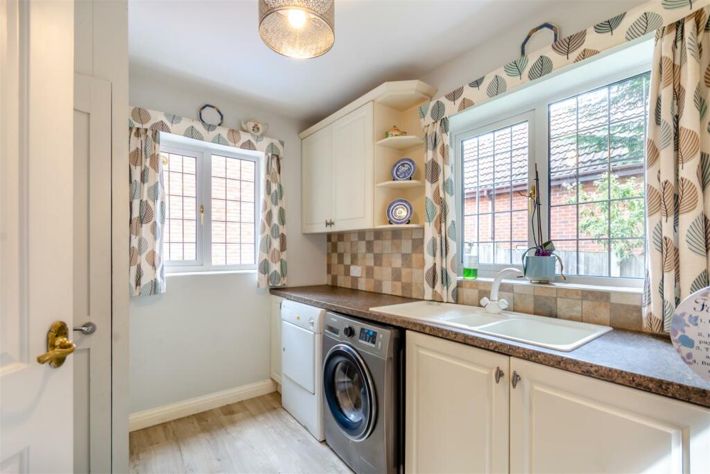 8550825-interior14.jpg