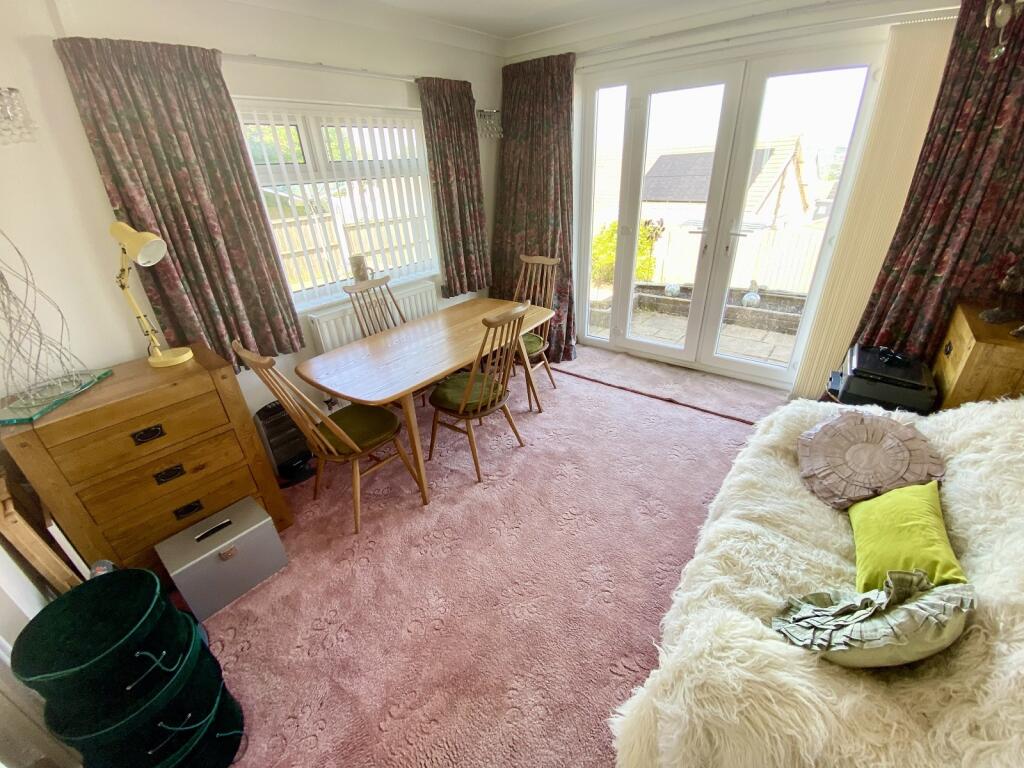Sitting Room / Dining Room