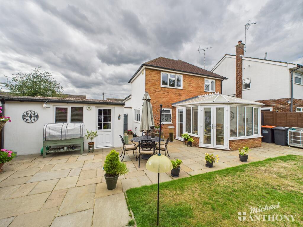 CAM02773G0-PR0335-STILL003