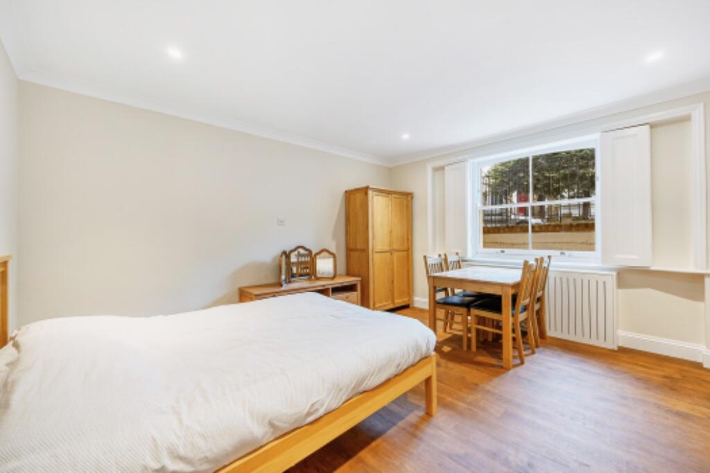 Studio Flat