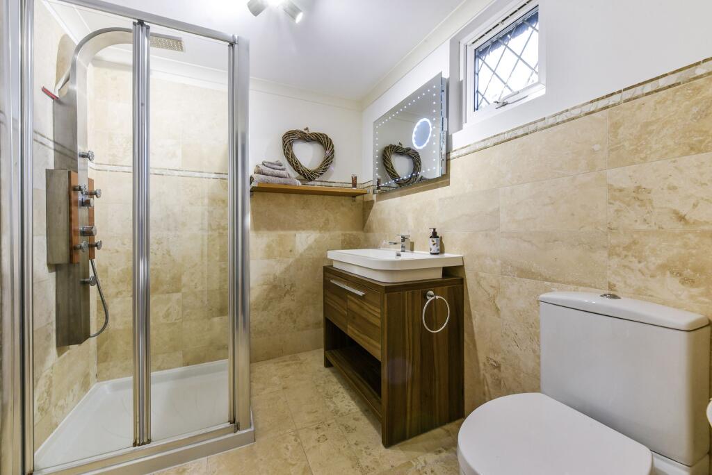 Ensuite to Bedroom Two