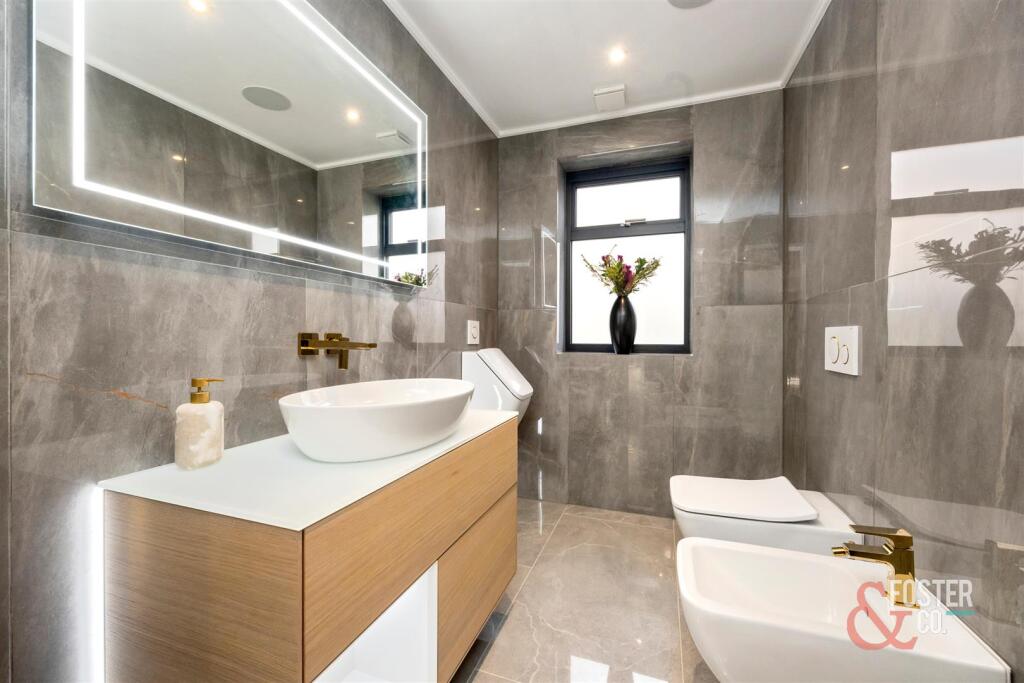 Meadow Close, 7-036.jpg