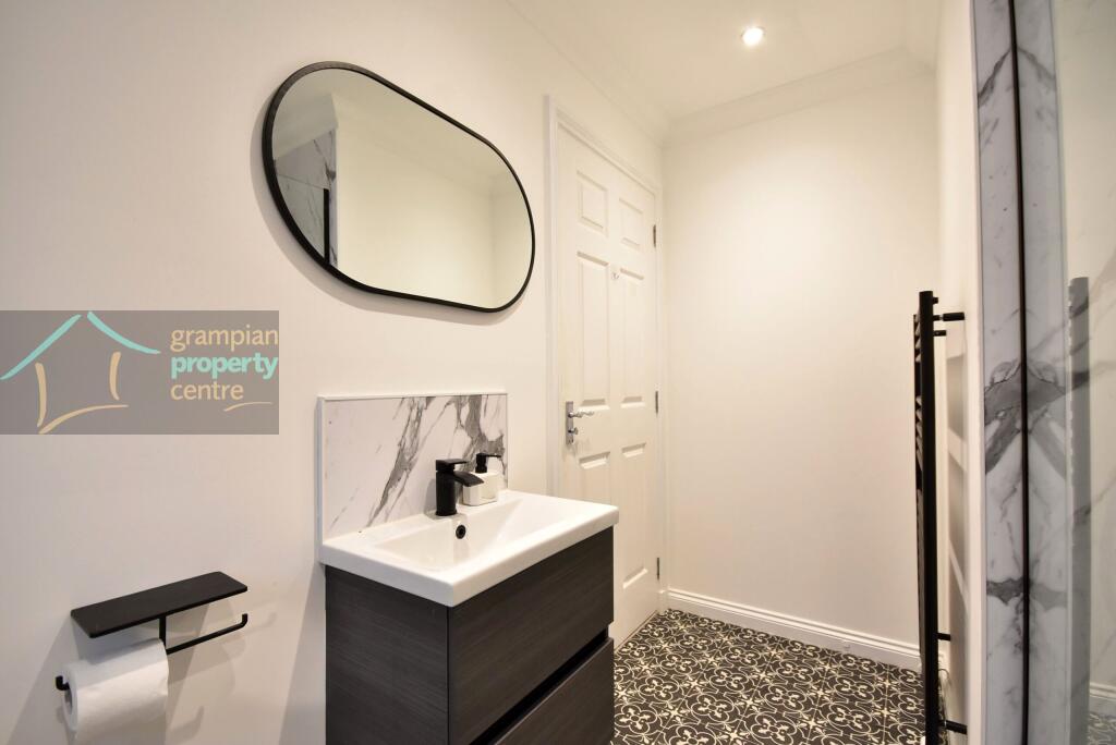 shower room 3.JPG