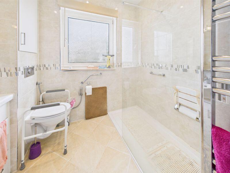 GROUND FLOOR SHOWER ROOM