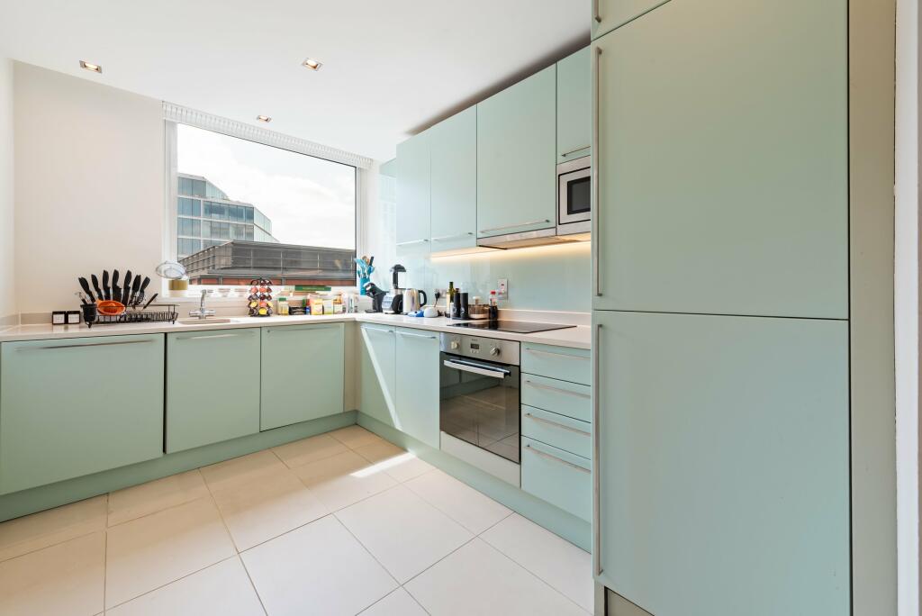 Palace Street 20, 60