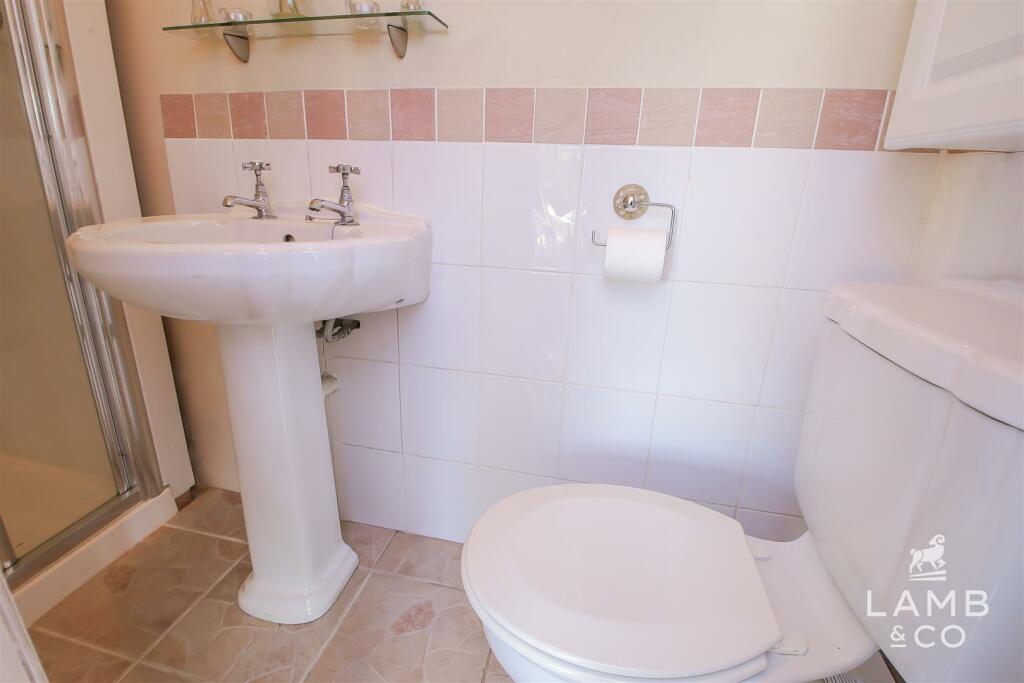 SHOWER ROOM