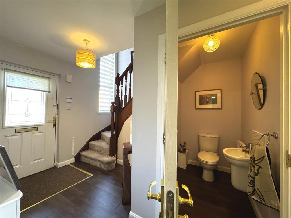 Hallway/WC