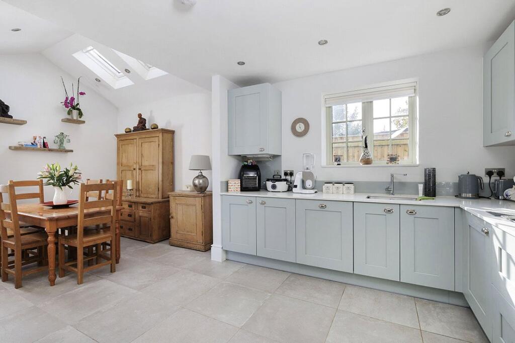 Kitchen/Dining