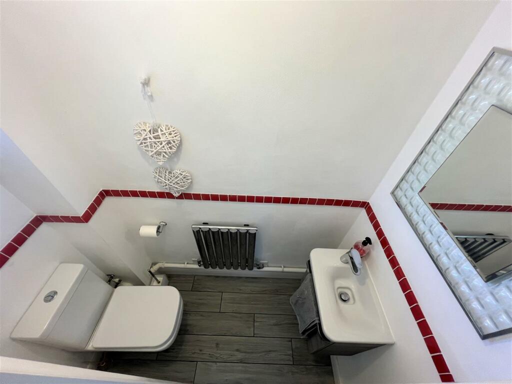 Guest WC.JPG