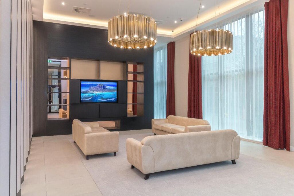 Snow Hill Wharf Communal 5.jpg