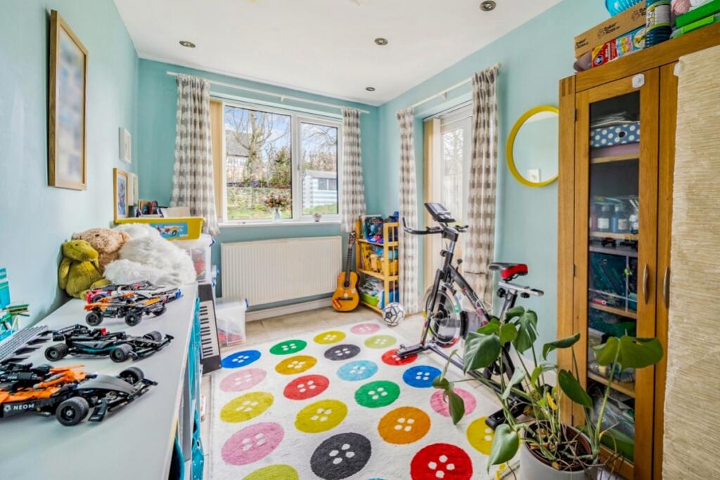 Lrg_1252085-13-cropped