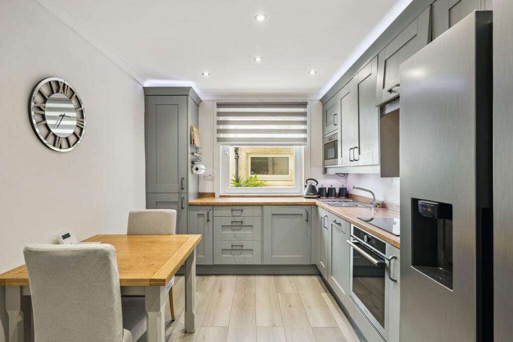 Kitchen / Dining Area