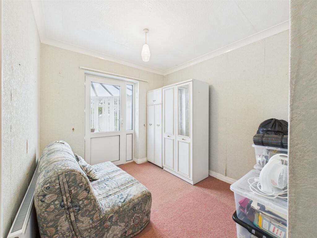 Bedroom: