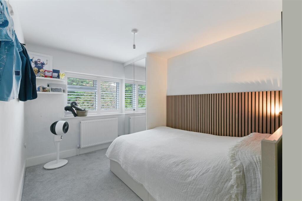 LONG DOWN LANE NORTH (3).jpg