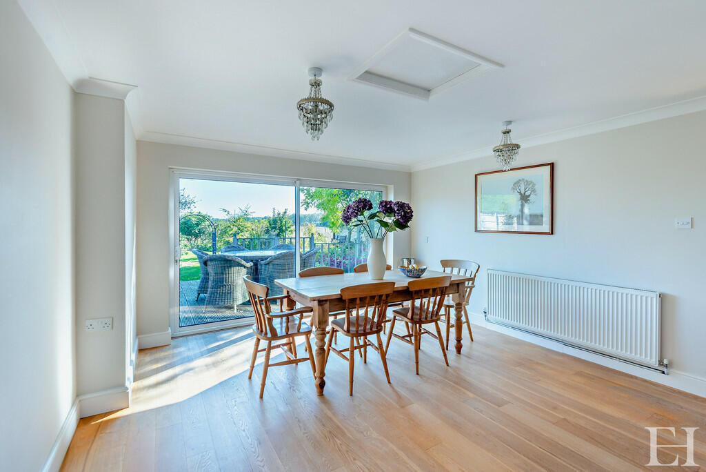 8623735-interiorW...