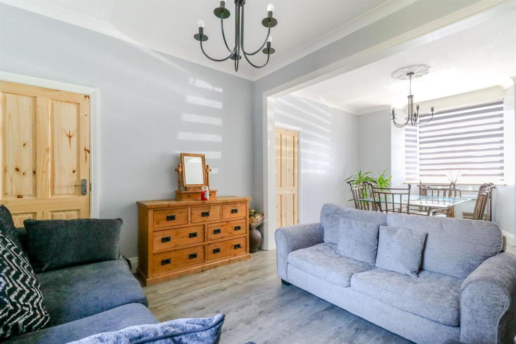 51 Holly Road-17.jpg
