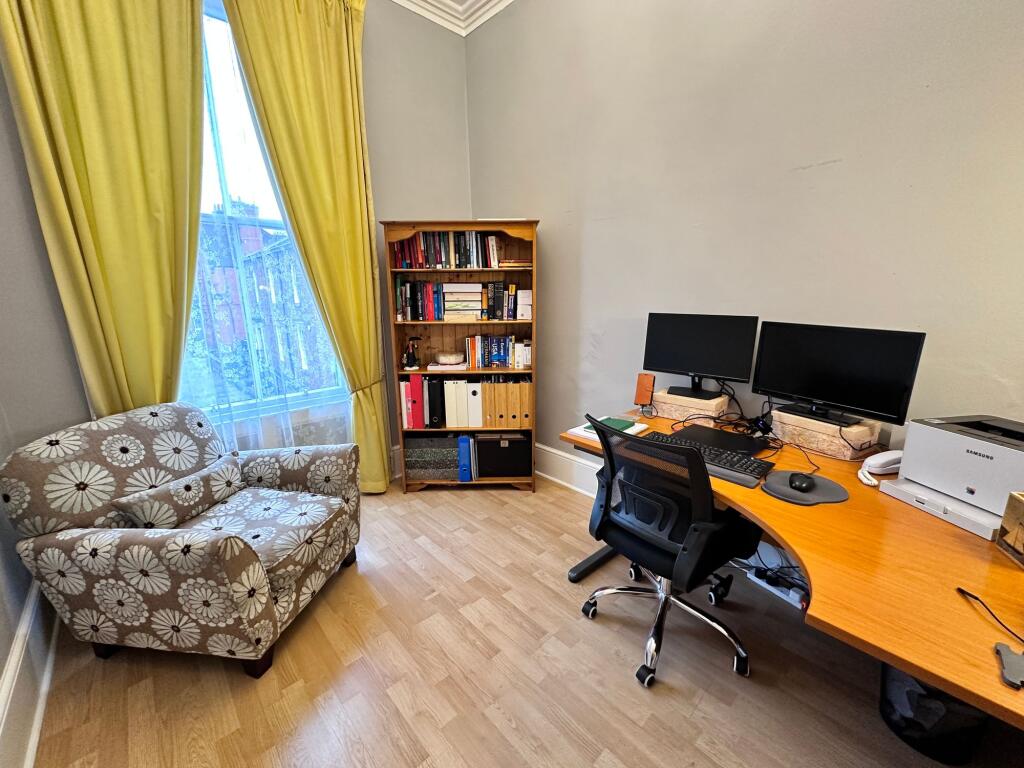 Bedroom/Office
