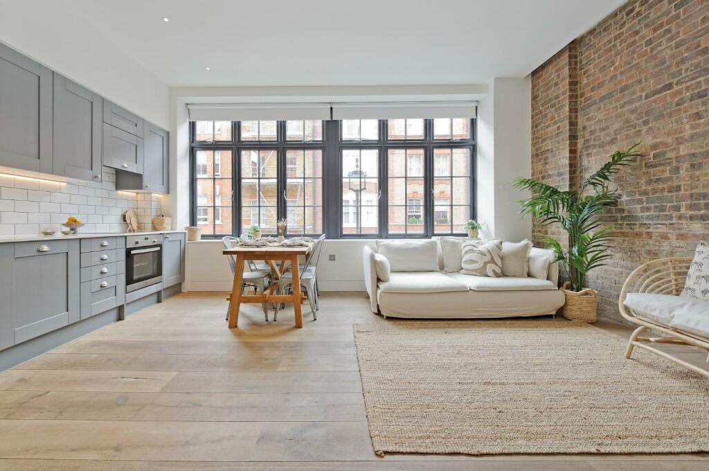 fff@83 great titchfield st-8428.jpg