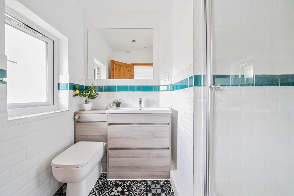 1305002-16-6842b9...