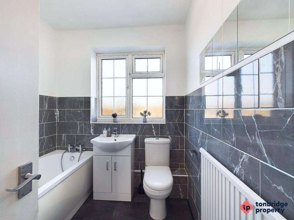 CAM03742G0-PR0018-STILL042