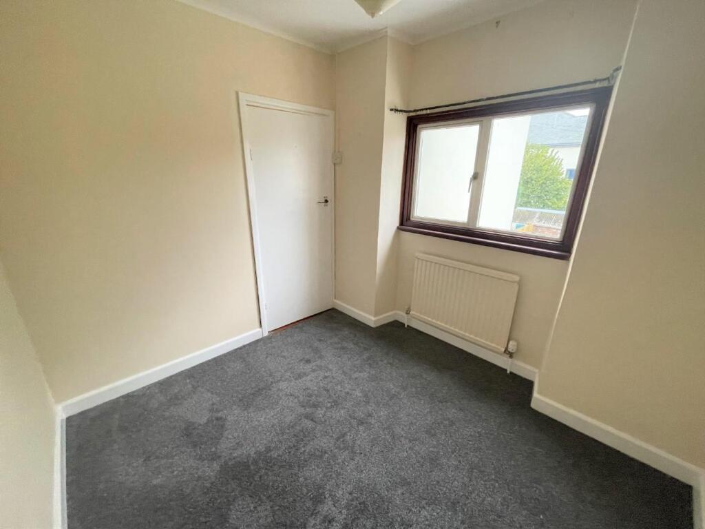single bedroom.JPG