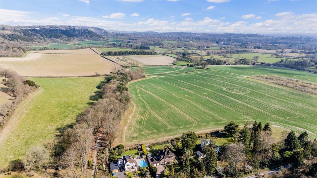 PEBBLECOMBE LEA DRONE  (6).jpg