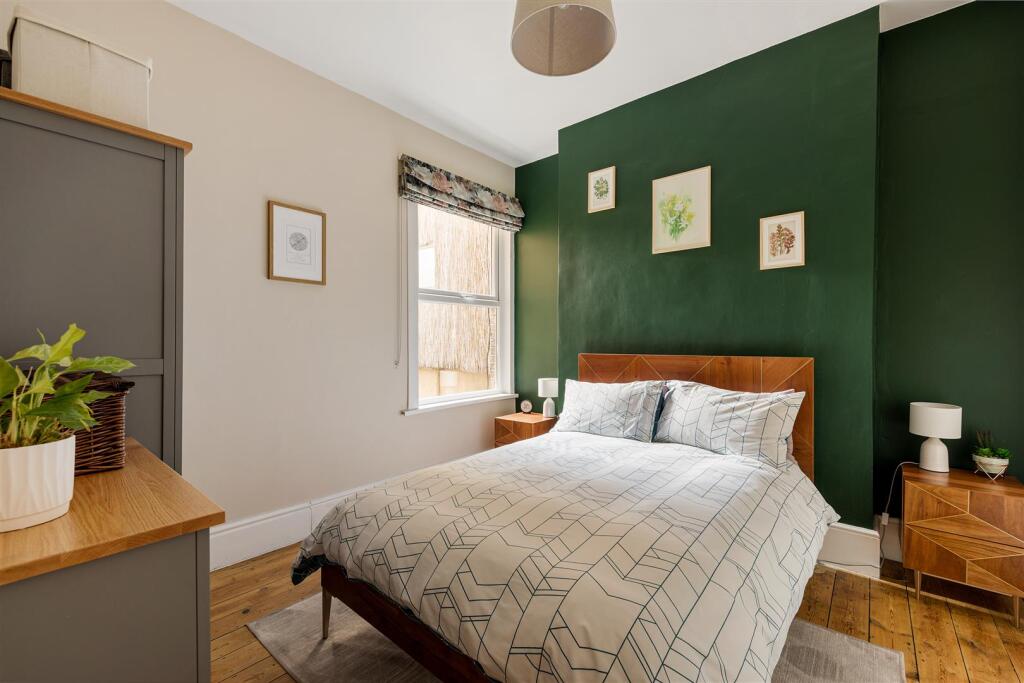 Francis Road, E10