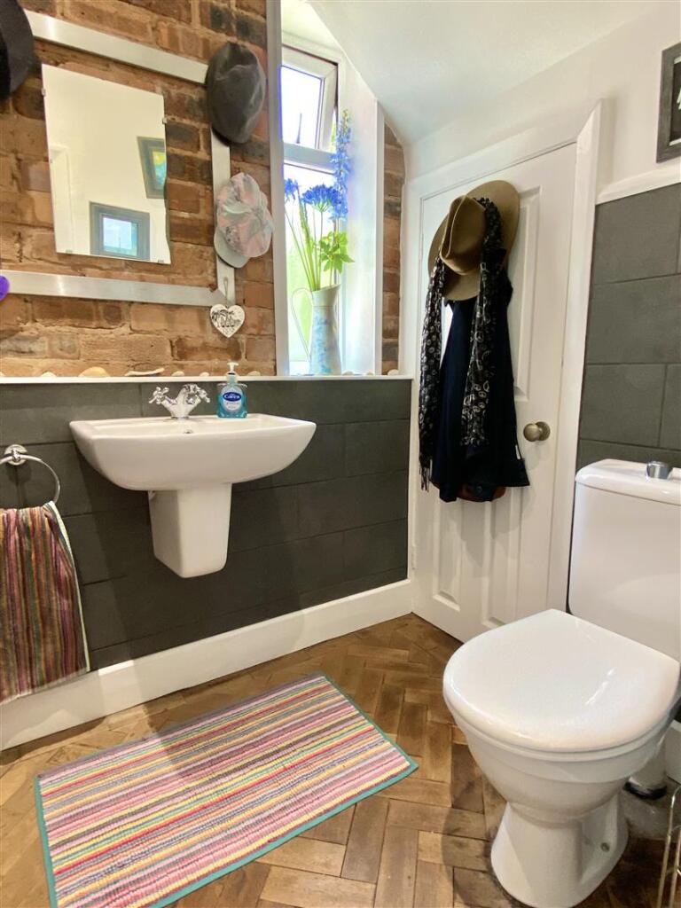 1 Cruckton Close-18.jpg