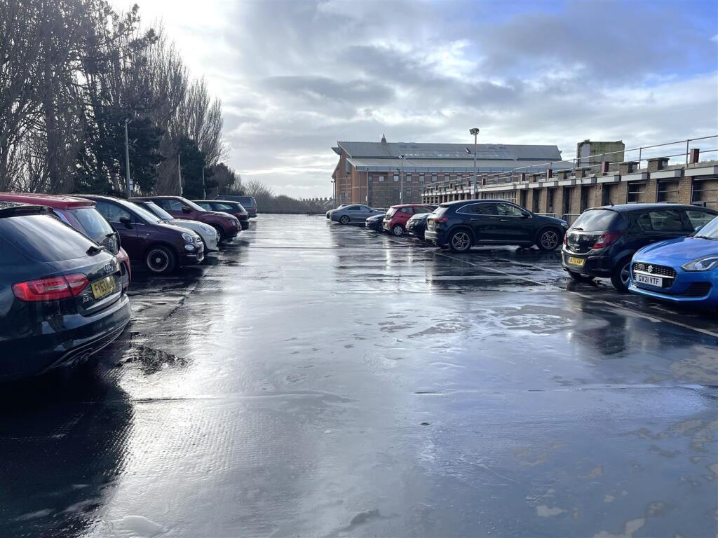 Parking.jpg
