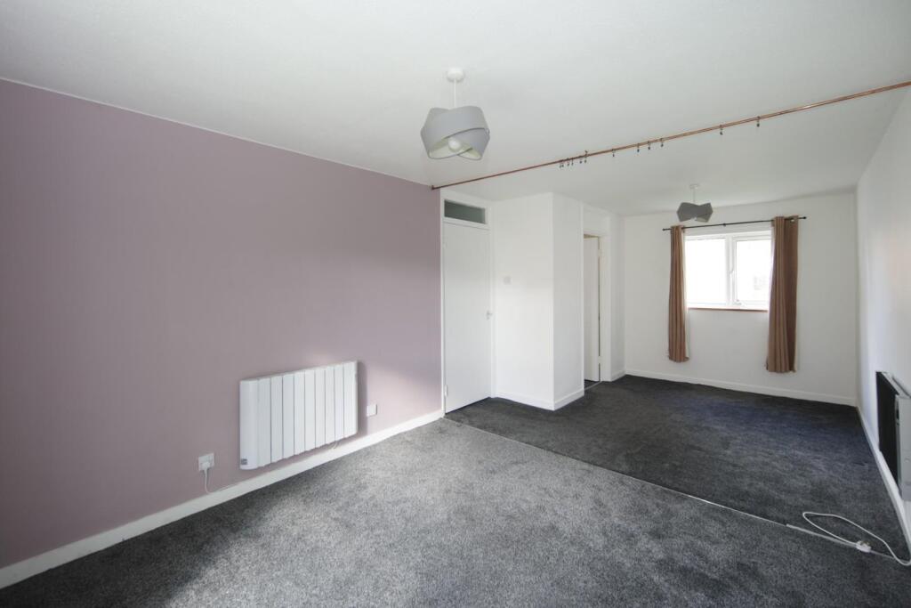 16 Ryland Close-10.jpg