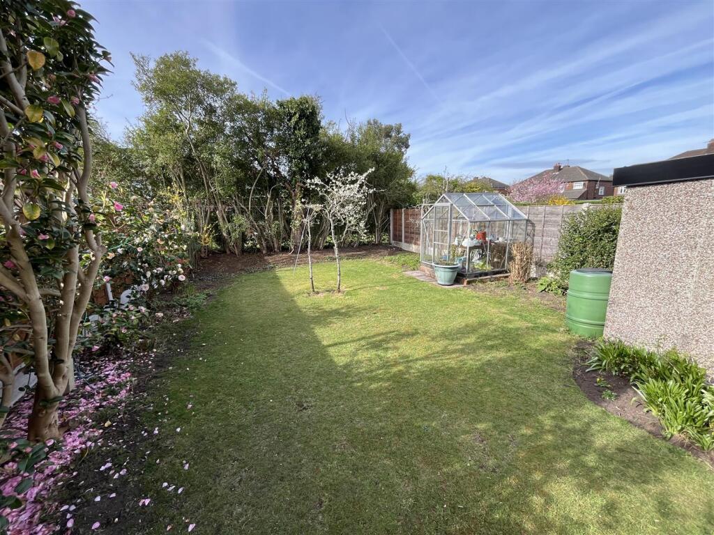 Gardens Aspect 6