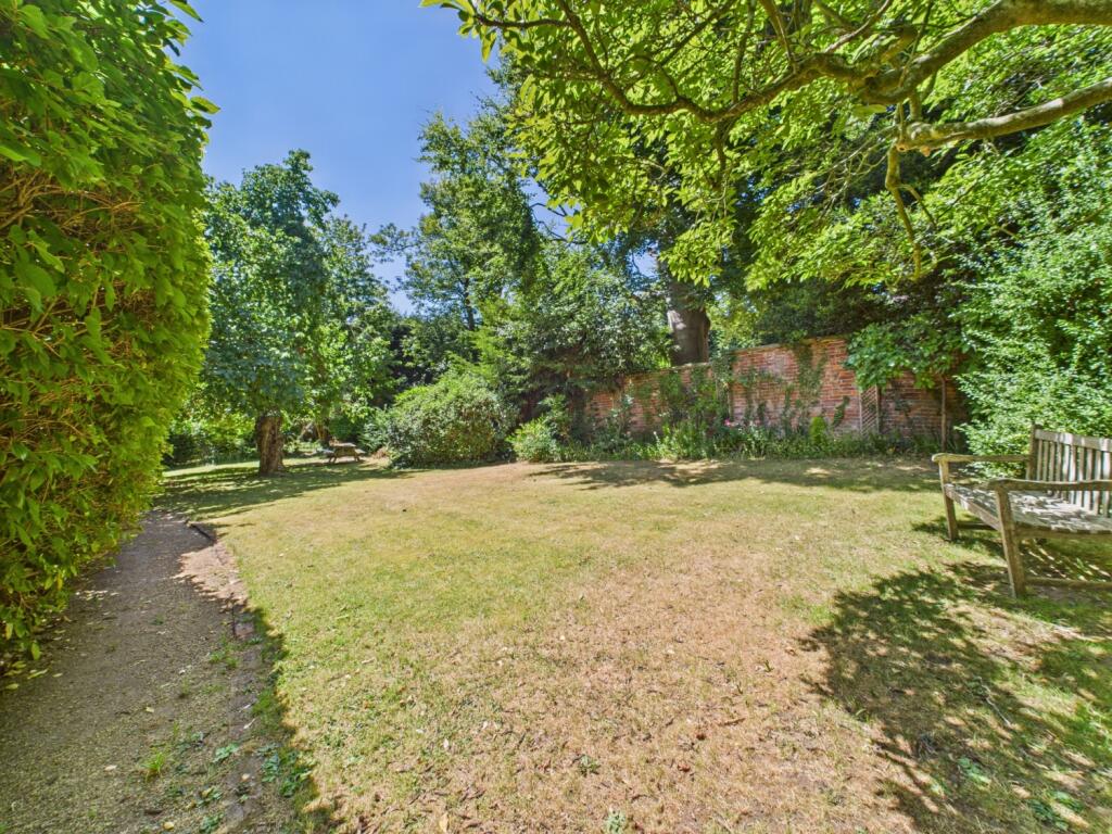 CAM01740G0-PR0419-STILL015