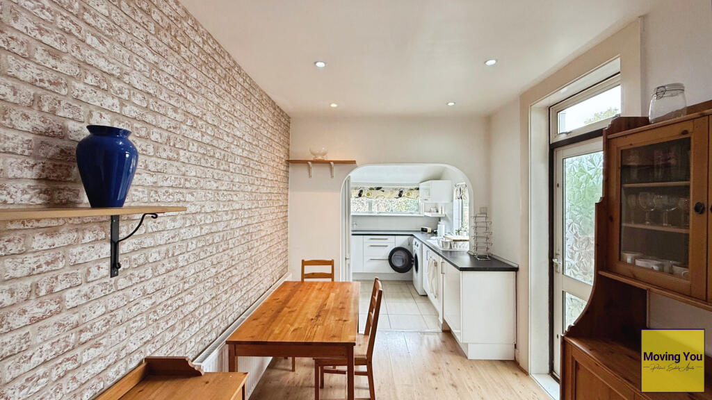 Kitchen/ breakfast