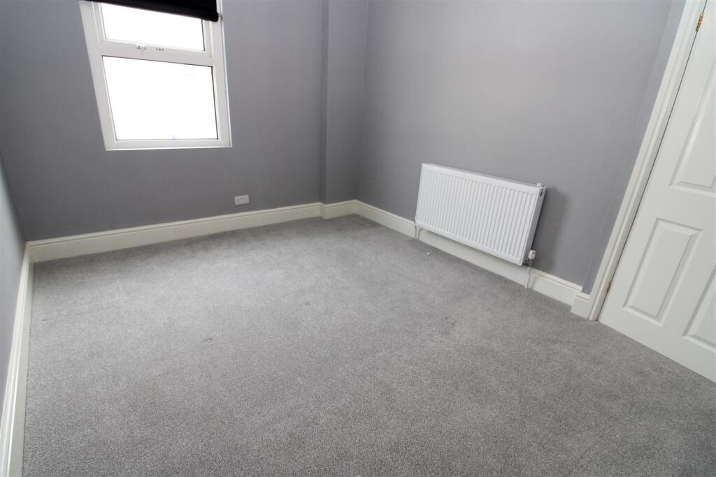 back bedroom middle floor.JPG