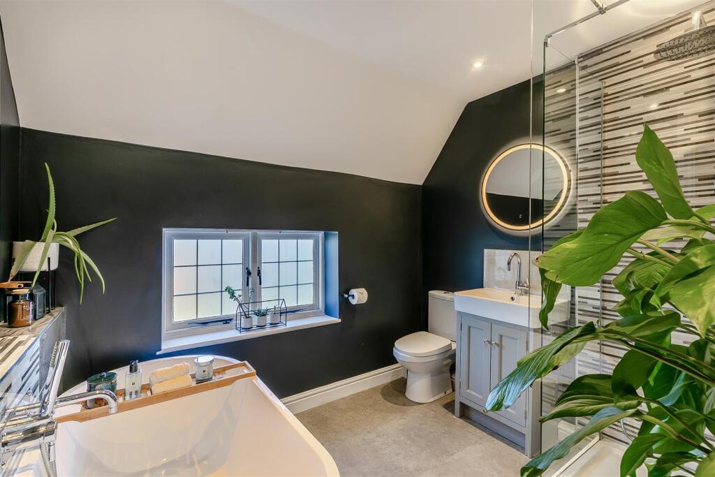 8632704-interior44.jpg