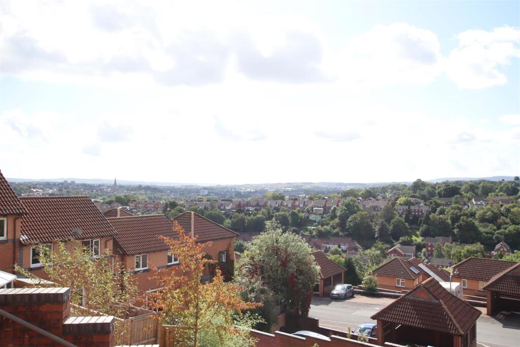 View front Walkway.JPG