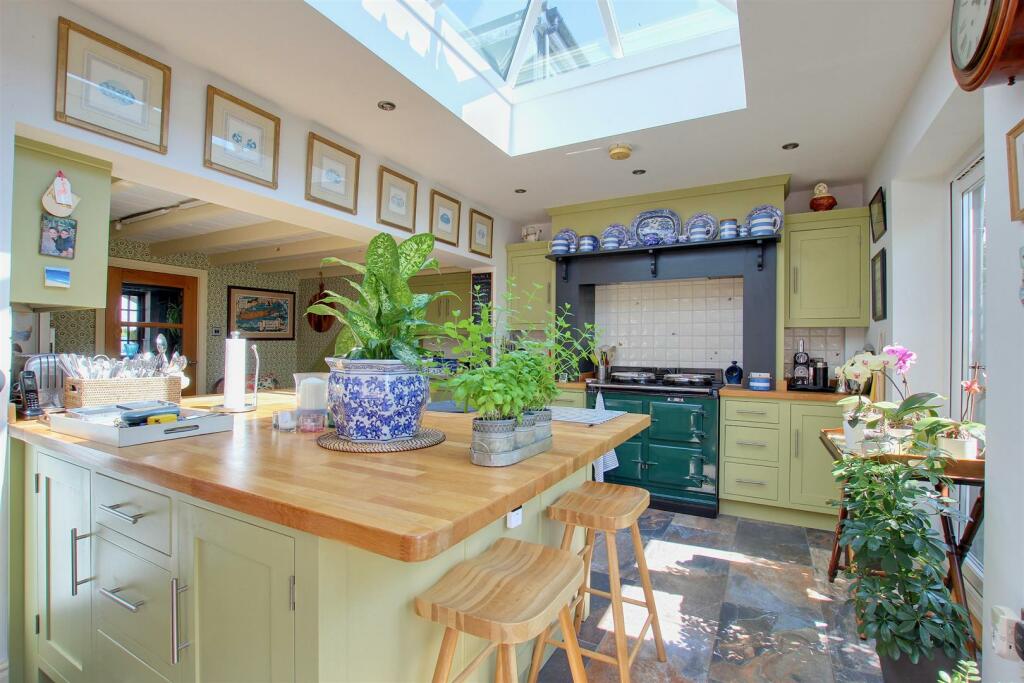 COMBINED DAY ROOM AND KITCHEN