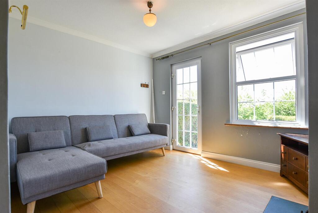 # Living Room.jpg