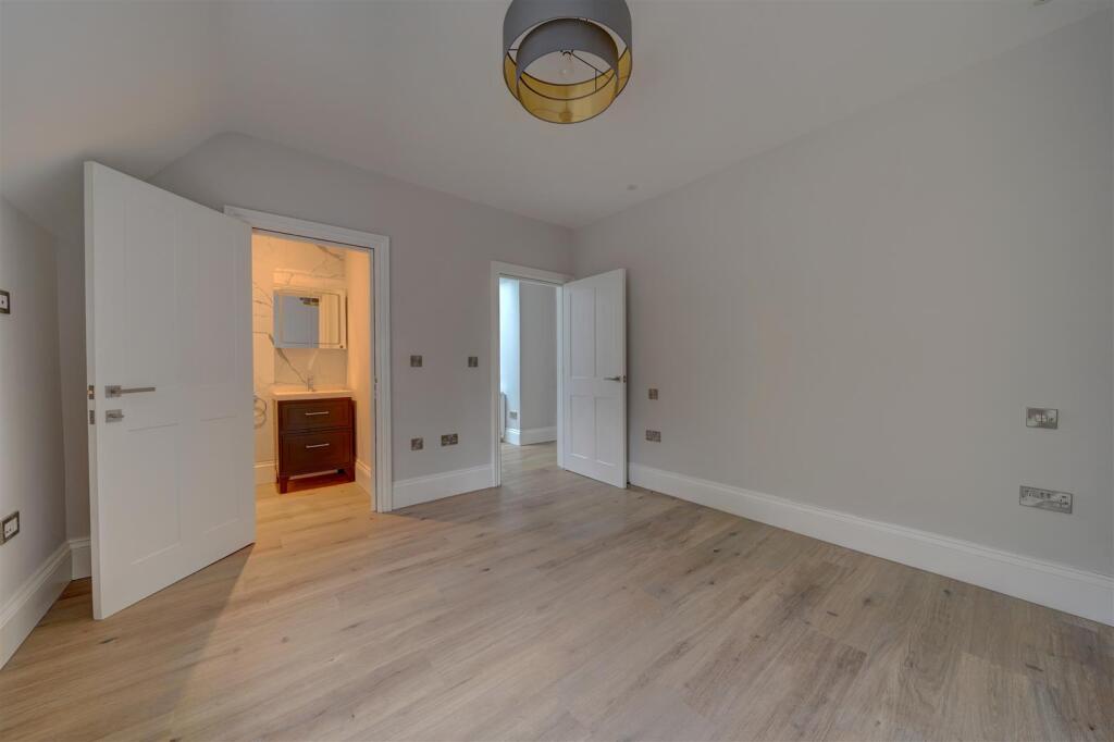 6b Queens Drive (8).jpg