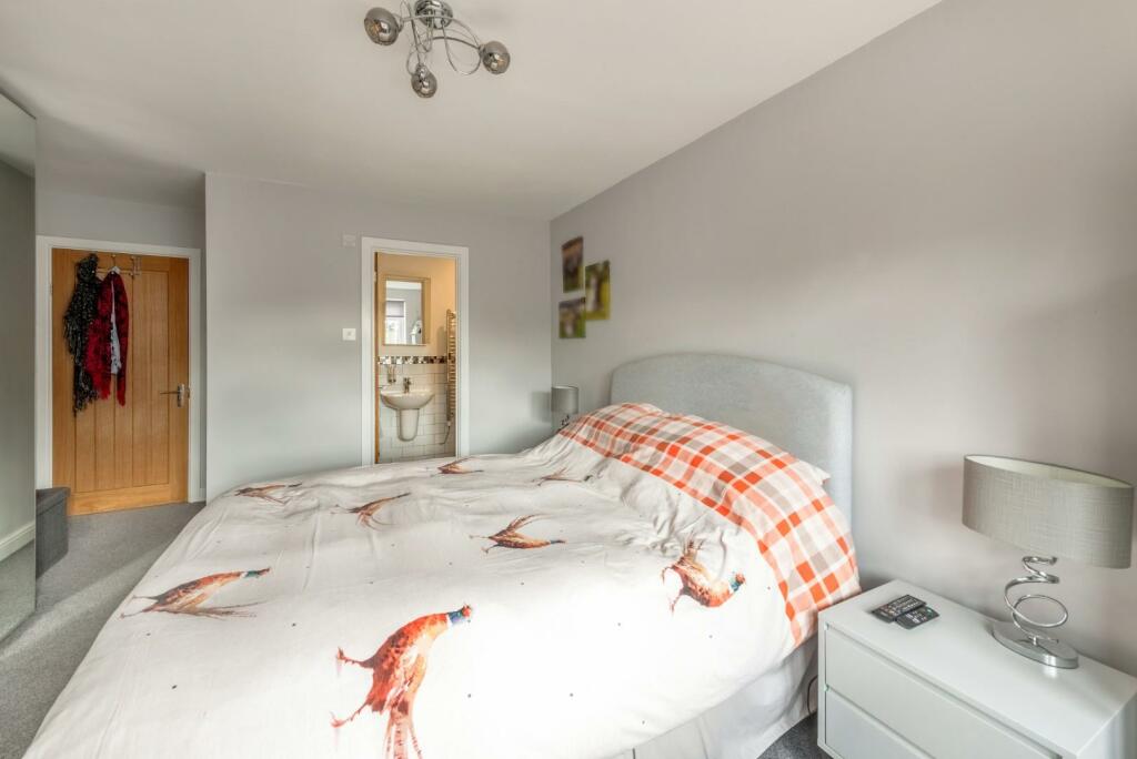 6 Hyldean Close -12.jpg