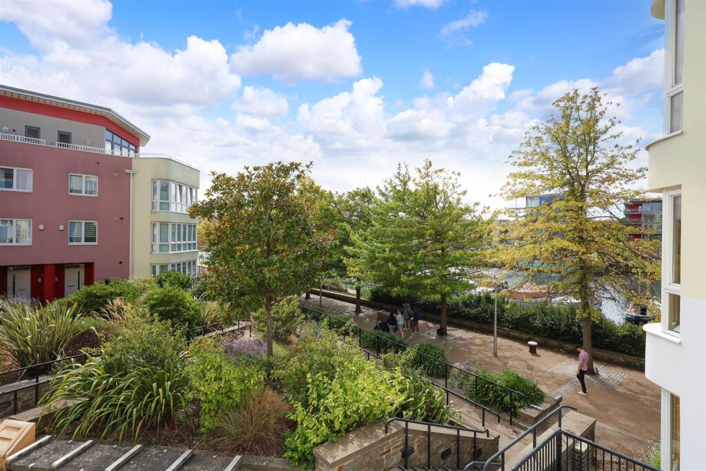 229 The Crescent 17.JPG