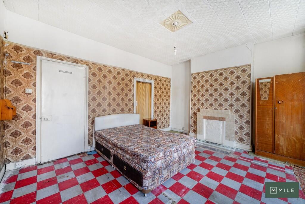 81 Purves Road - ...