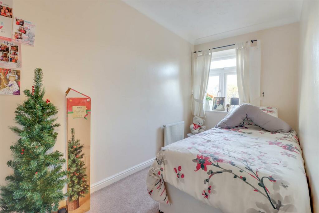 16 LENNOX DRIVE INSIDE-7.jpg