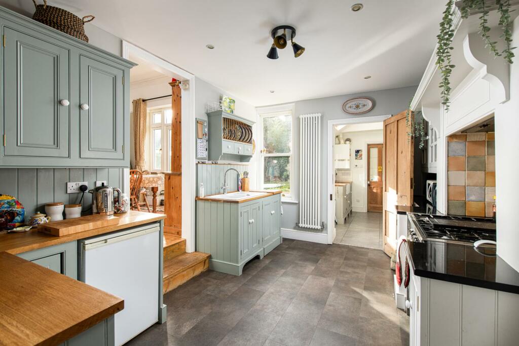Kitchen_1.jpg