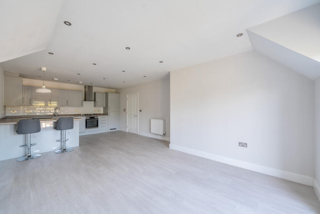 1350024-4-68bfe67...