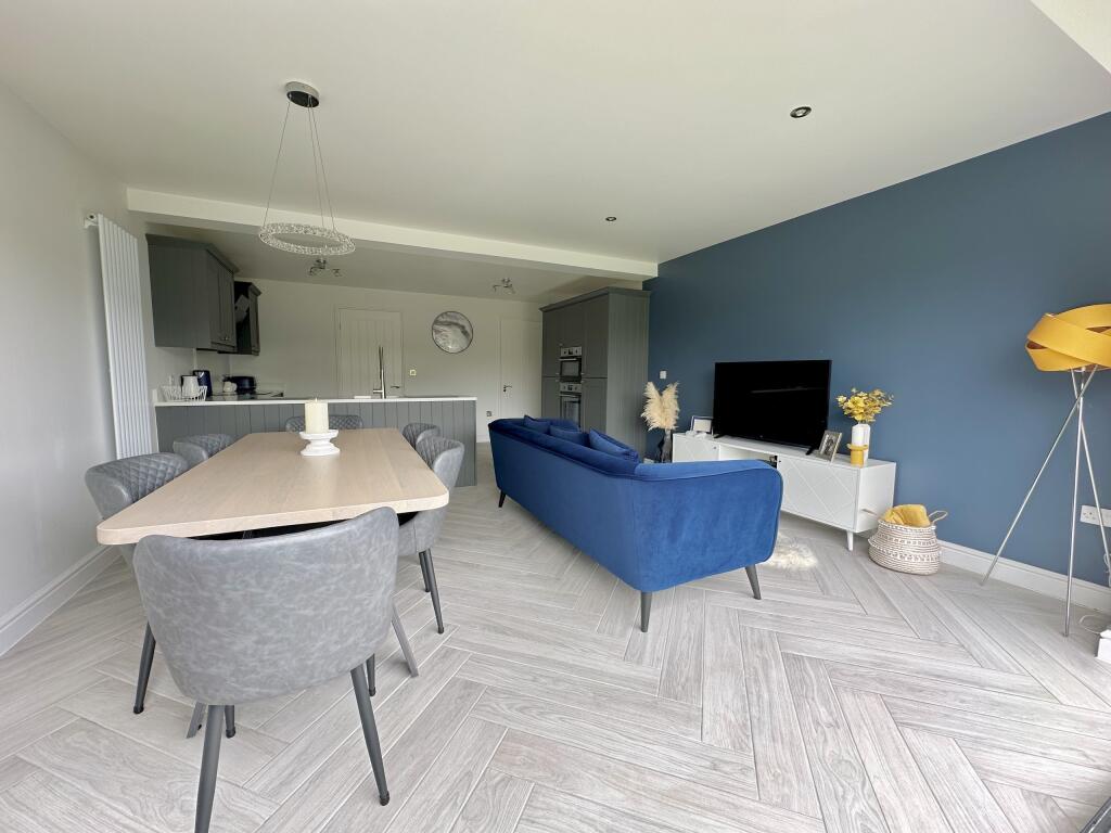 Living Kitchen (4).jpeg